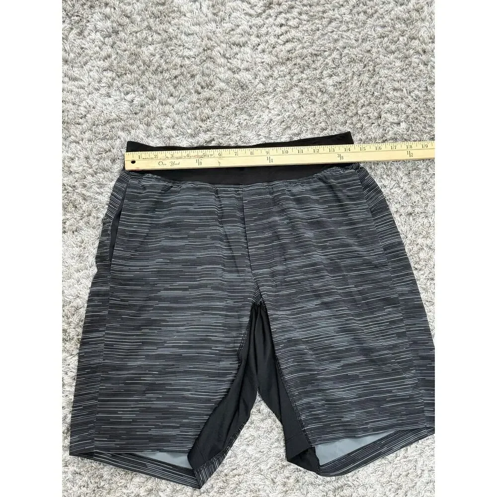 Lululemon Athletic Shorts Men’s Size M Black Gray Training Running Gym Active